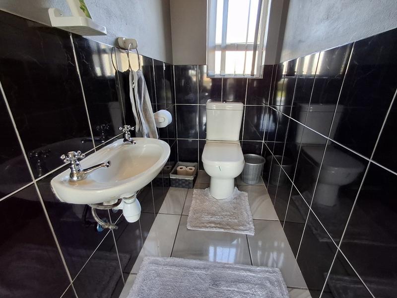 3 Bedroom Property for Sale in Duyker Eiland Western Cape